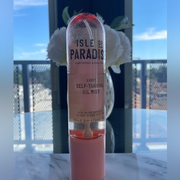 3/$40 Isle of paradise self tan oil mist - Picture 2 of 4
